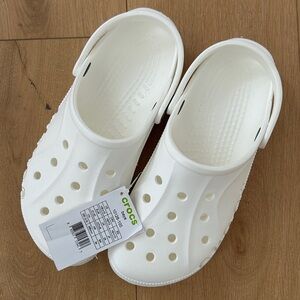 Crocs White NWT - 8M / 10W